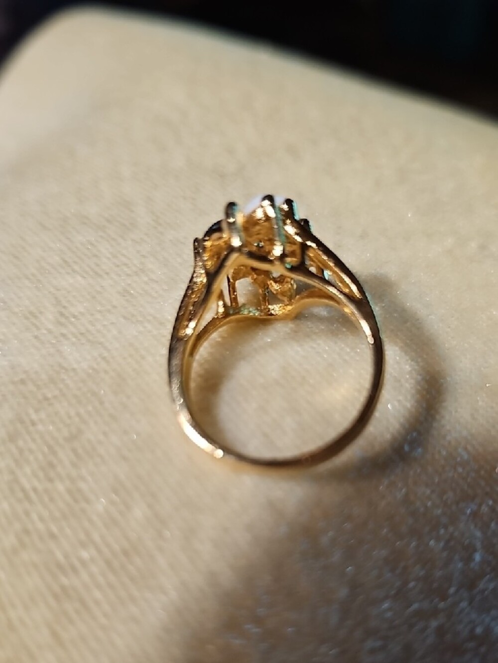 Gold Leaf Cluster Ring with White Opal Petals - Picture 4 of 5